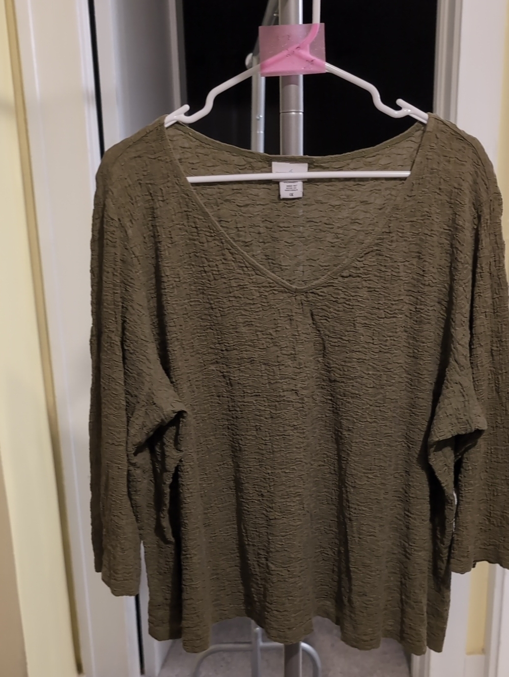 Jaclyn Smith Olive V-Neck Textured Tunic